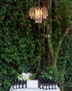 Clear Pendant Favor Table